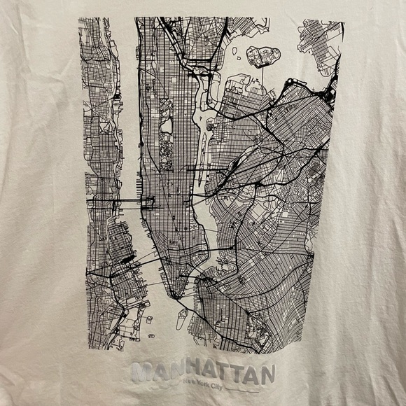 H&M Graphic Manhattan, NY T-shirt - Picture 2 of 5